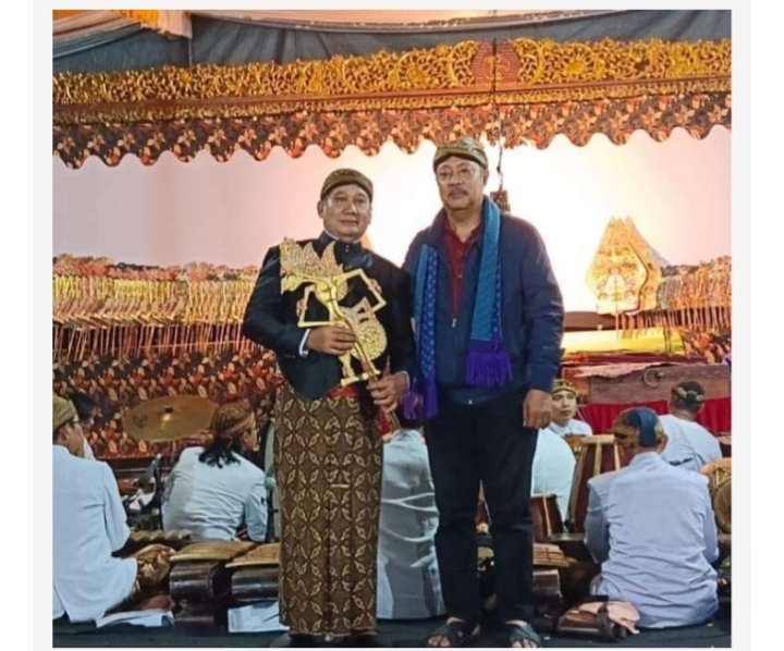 Konser Wayang Milenial Indonesia, Dalang KRAT Ki Gunarto Gunotalijendro, SH, MM Gemparkan Kota Yogyakarta